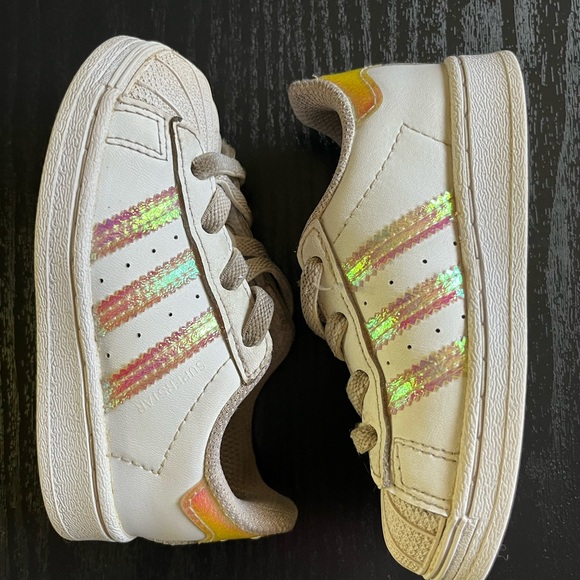 Toddler Girls Addidas Shoes - Picture 3 of 6